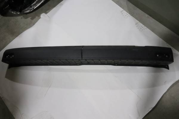 FORD CUSTOM 310 L DELUXE ÇIKMA PARÇA  SIFIR ARKA TAMPON PLASTİĞİ